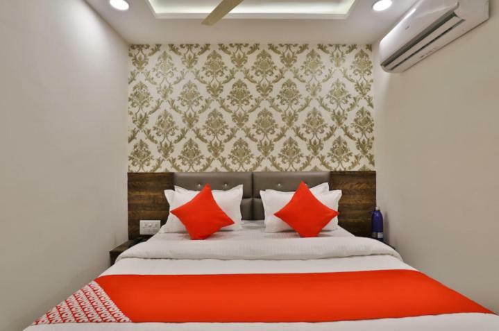 Hotel Pathik Villa Ahmedabad Exterior foto